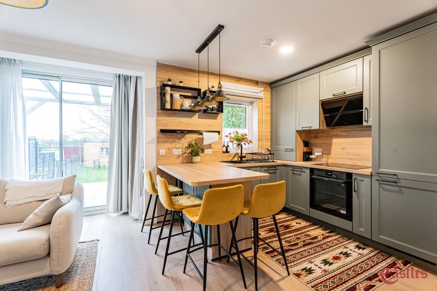 Property photo 2 of 25