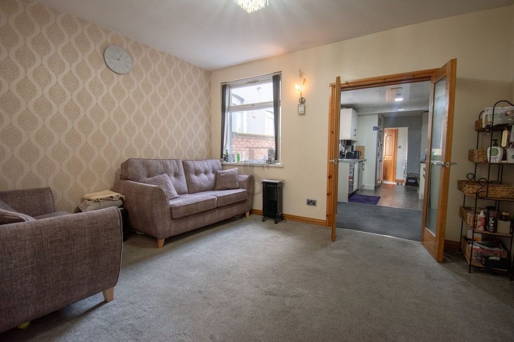 Property photo 3 of 12