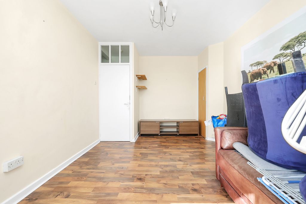 Property photo 3 of 7 9S4A9109