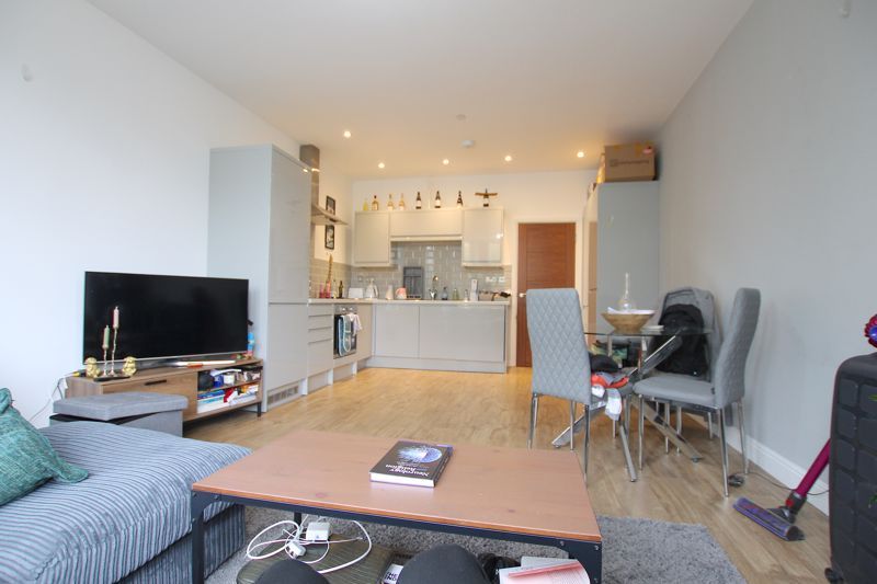 Property photo 1 of 7 Photo 3