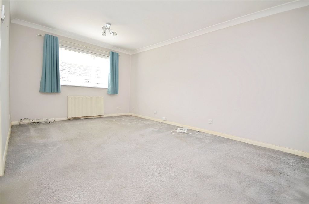 Property photo 2 of 8 Picture No. 01