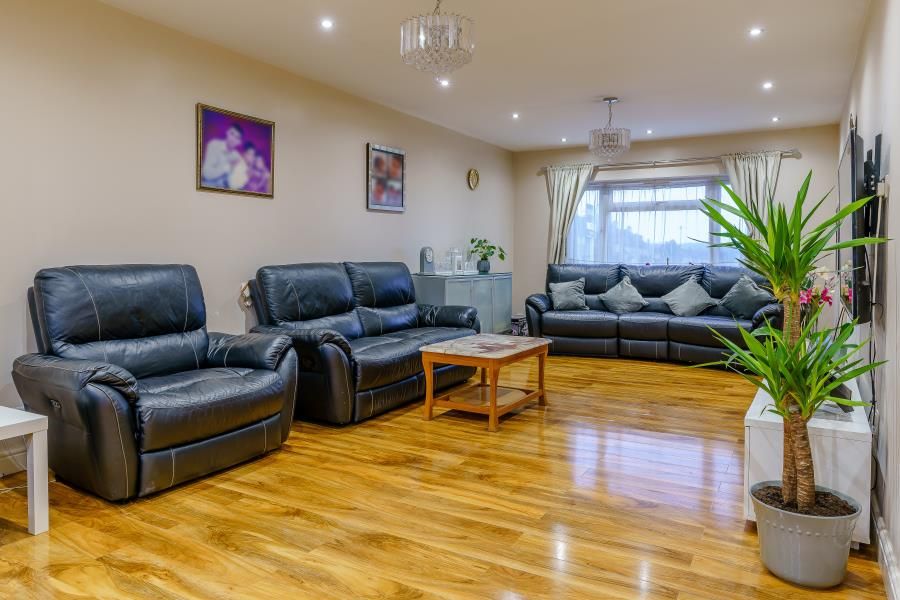 Property photo 3 of 11