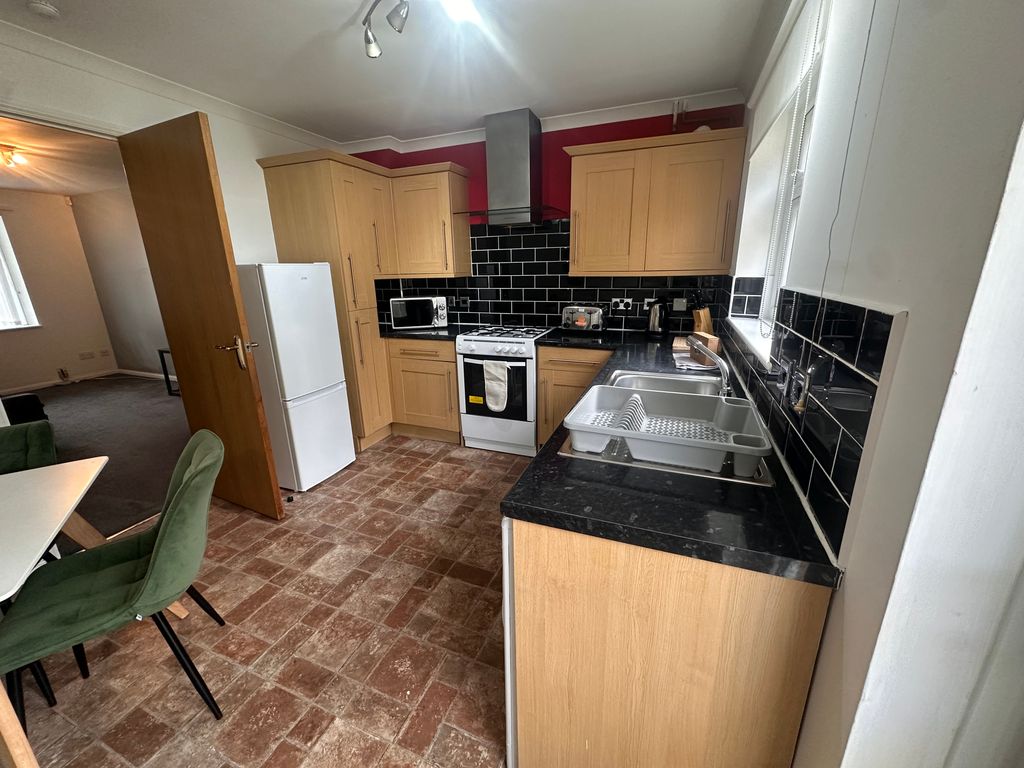 Property photo 3 of 8