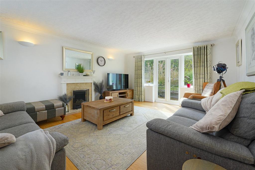 Property photo 3 of 31