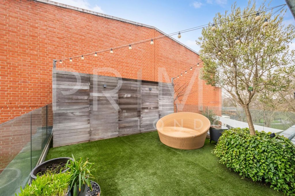 Property photo 2 of 20 1Llp (11).Jpg