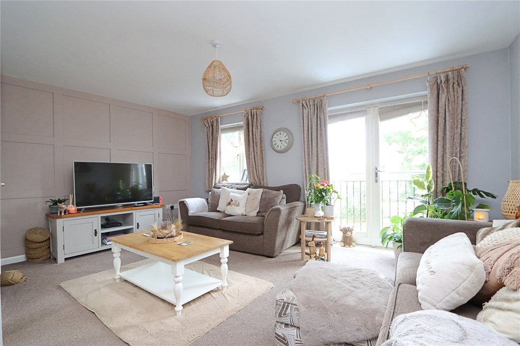 Property photo 2 of 18 Picture No. 27