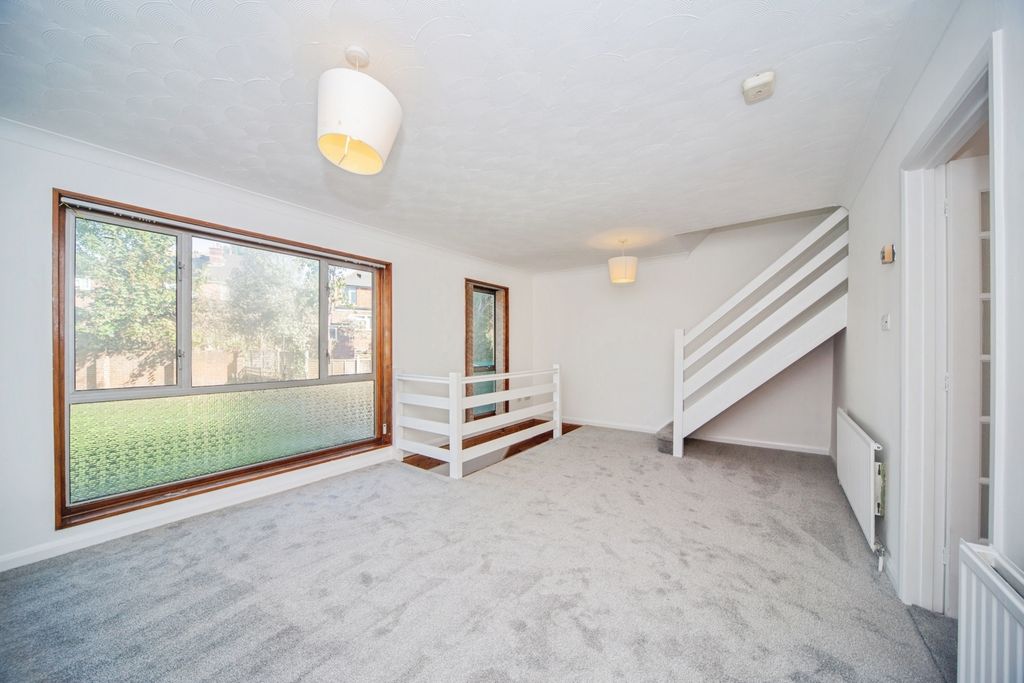 Property photo 2 of 18 Pbox-Img.Jpg