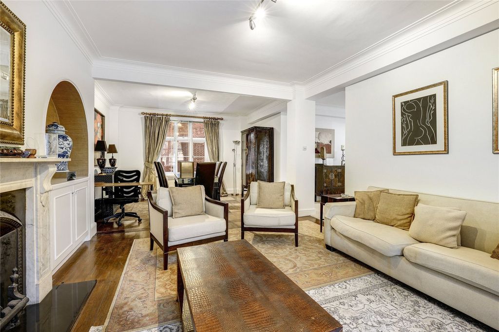 Property photo 2 of 8