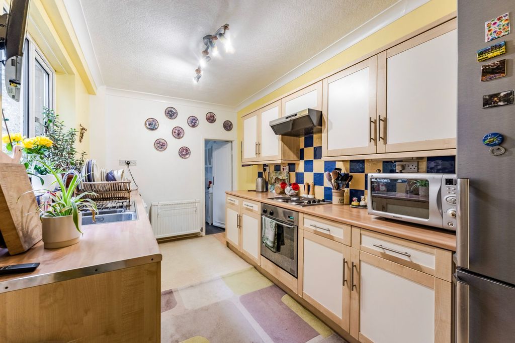 Property photo 3 of 14