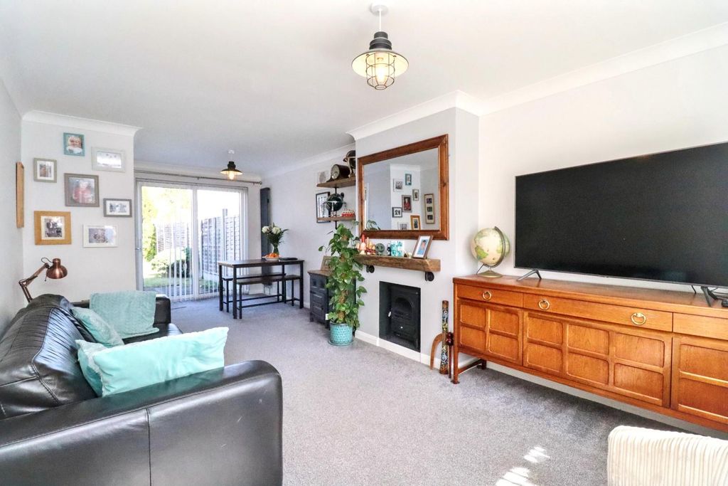 Property photo 3 of 19