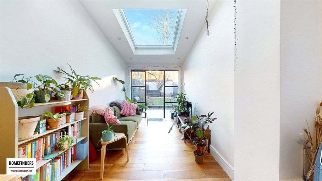 Property photo 3 of 14 Living Room