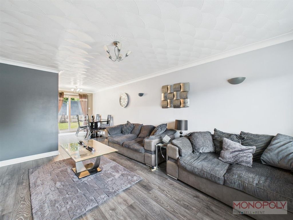 Property photo 2 of 17 Cam01943G0-Pr0550-Still009.Jpg