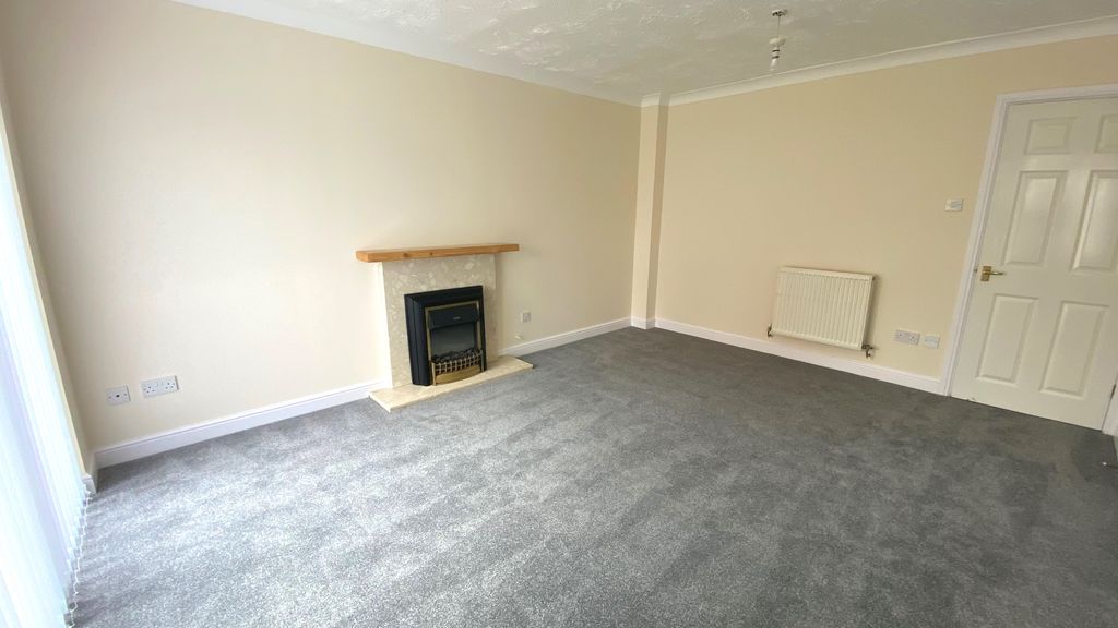 Property photo 3 of 13 Living Room