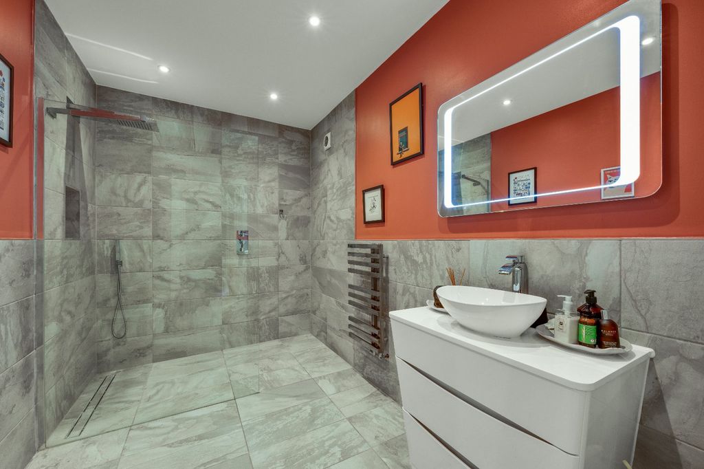 Additional image 12 of 5 bed detached house for saleDrakes Close, Esher, Surrey KT10