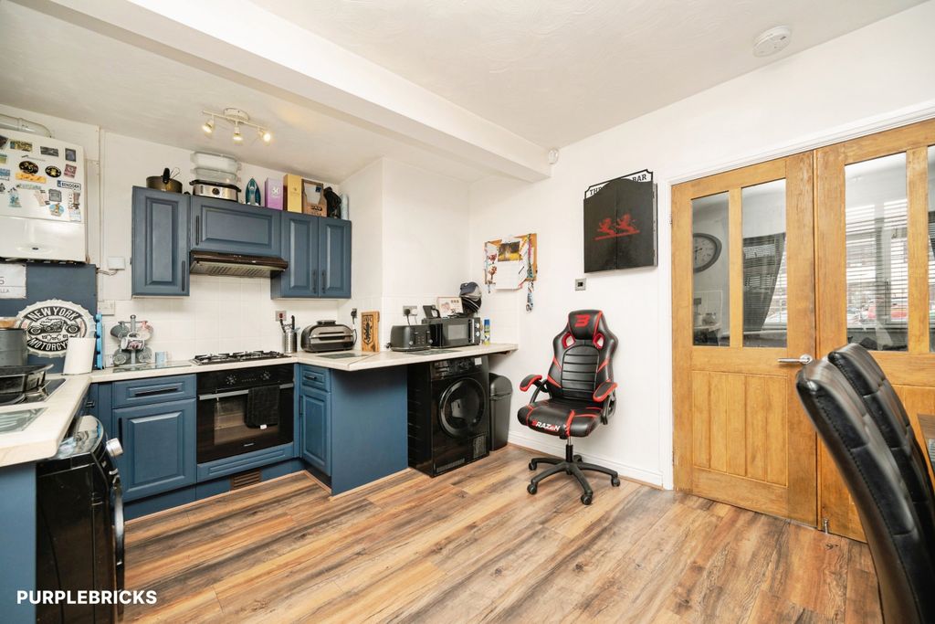 Property photo 3 of 22