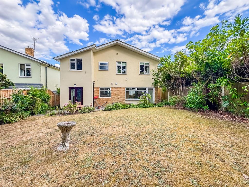 Property photo 2 of 26
