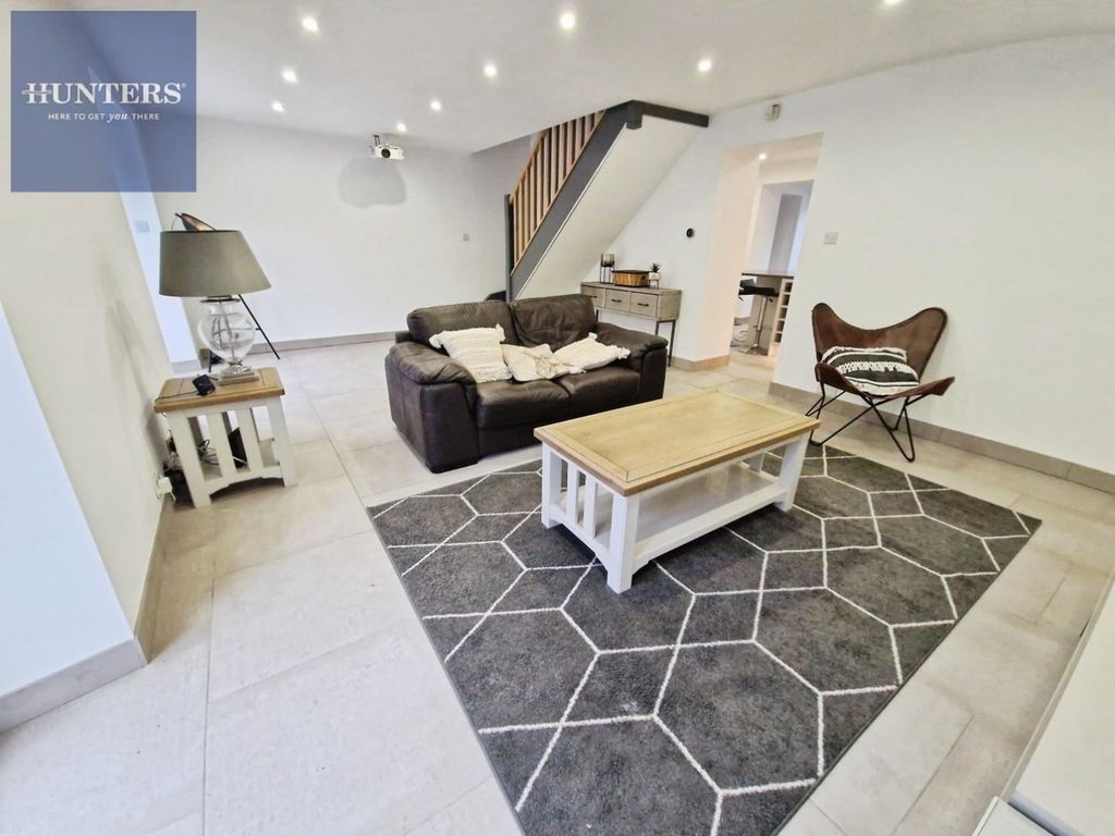 Property photo 2 of 17 E399A456-1000087914.Jpg