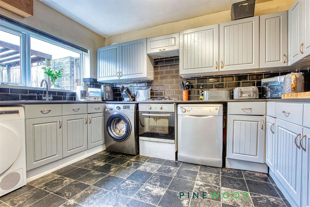 Property photo 2 of 21 Kitchen Diner