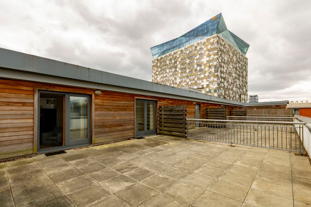 Property photo 1 of 13 Img_1944_1