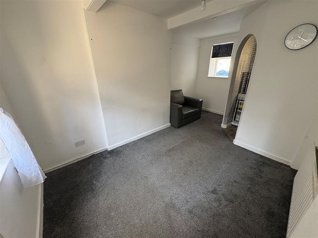Property photo 3 of 7 5.Jpg