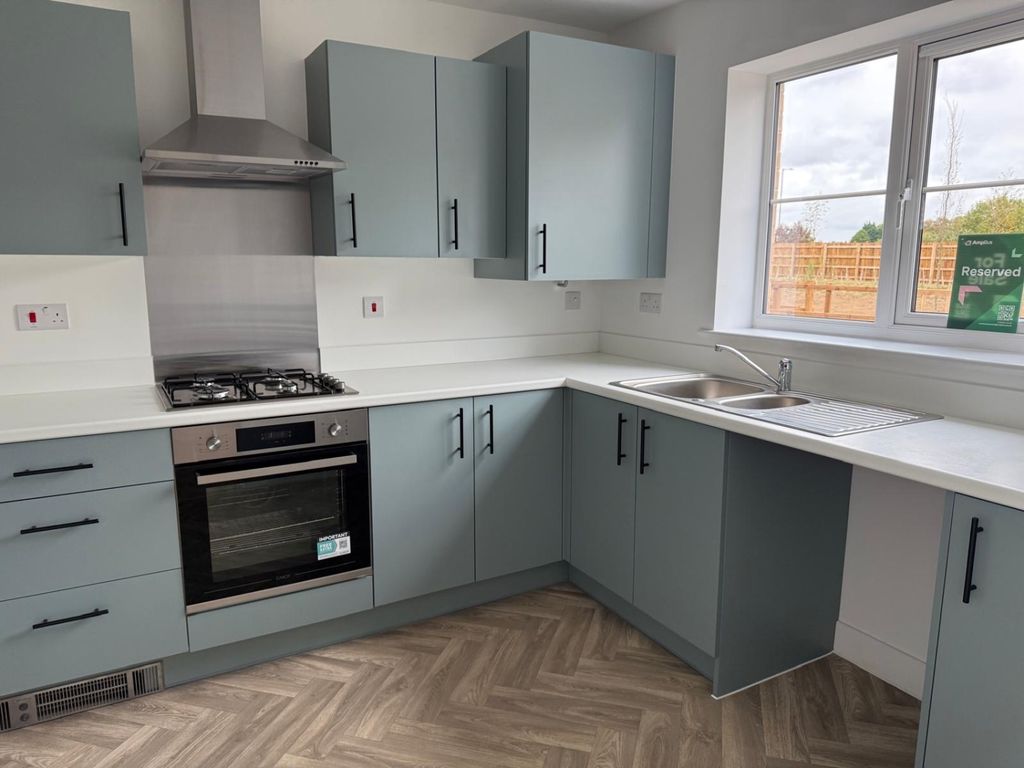 Property photo 3 of 8 65754032-d49A-4A07-9c6E-8E72Ef436363