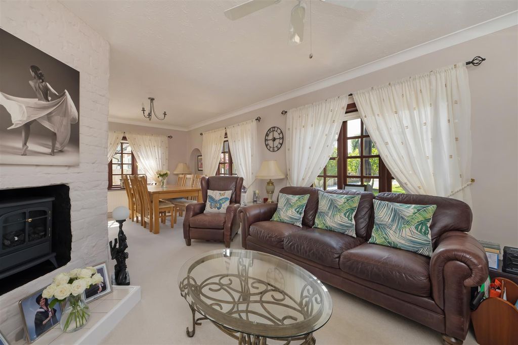 Property photo 2 of 22 The Leas, Chestfield, Whitstable
