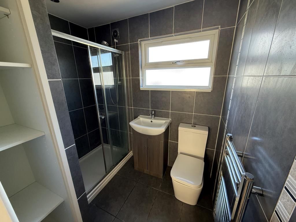 Property photo 3 of 5 Shower With WC