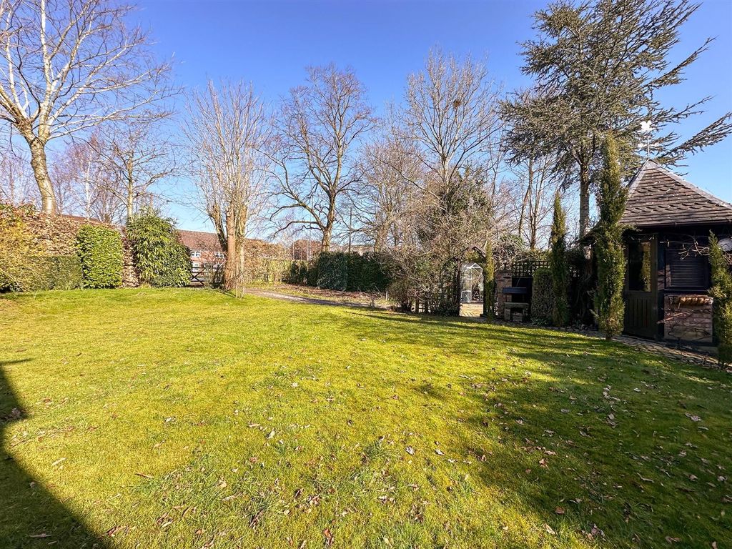 Property photo 3 of 45