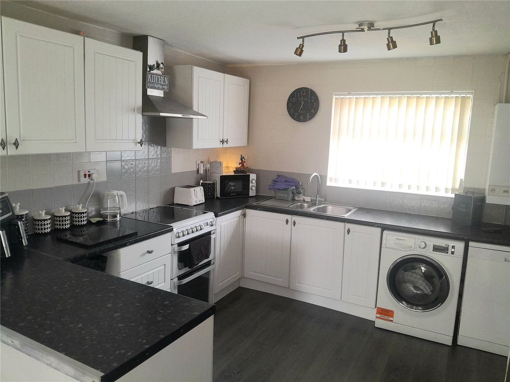 Property photo 3 of 16 Picture No. 13