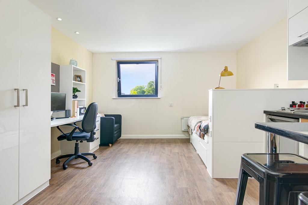 Property photo 2 of 24