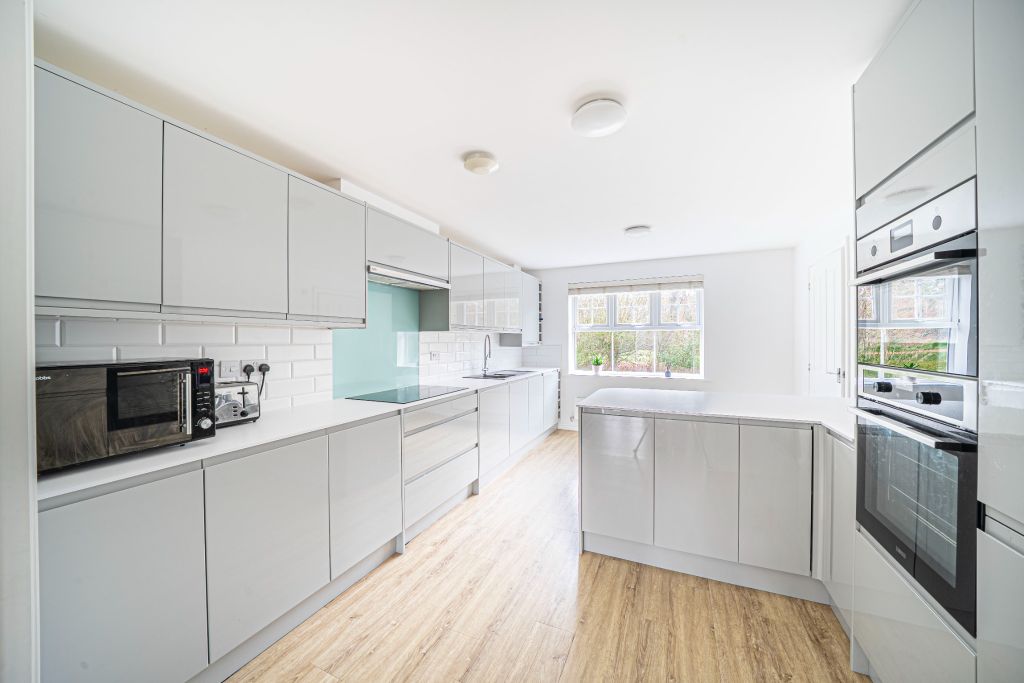 Property photo 3 of 38