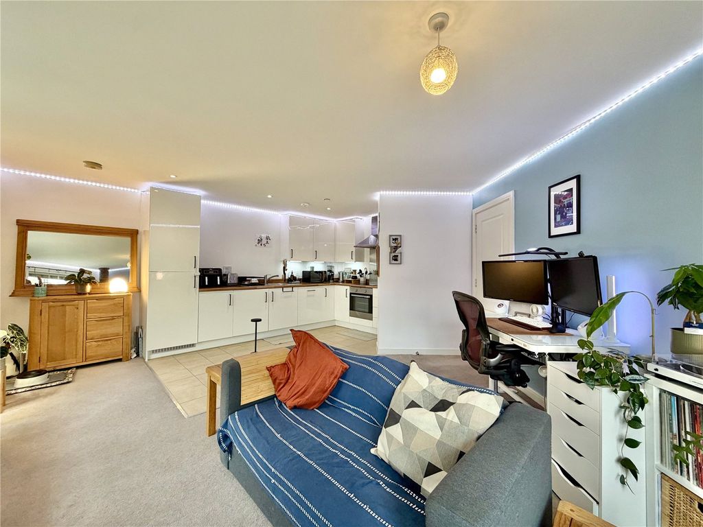 Property photo 2 of 8 Picture No. 01