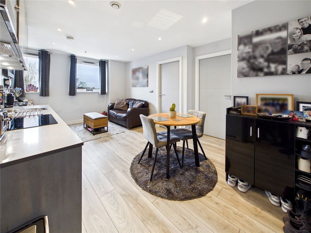 Property photo 3 of 13 3 - Image