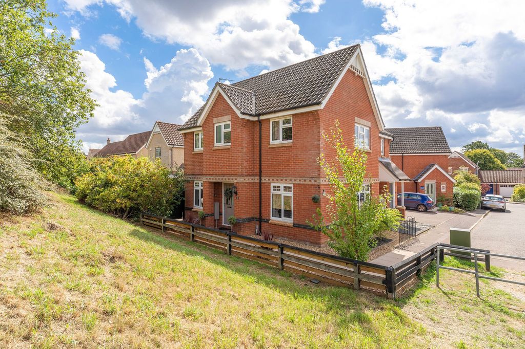 Property photo 1 of 18