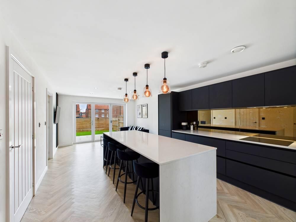 Property photo 2 of 28 Kitchen