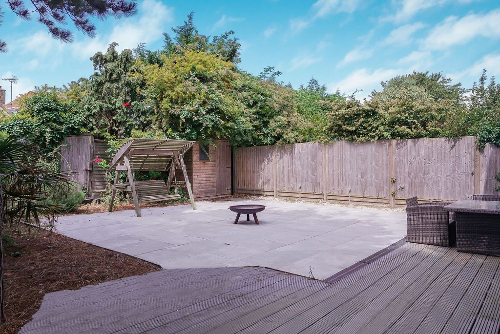 Property photo 2 of 32