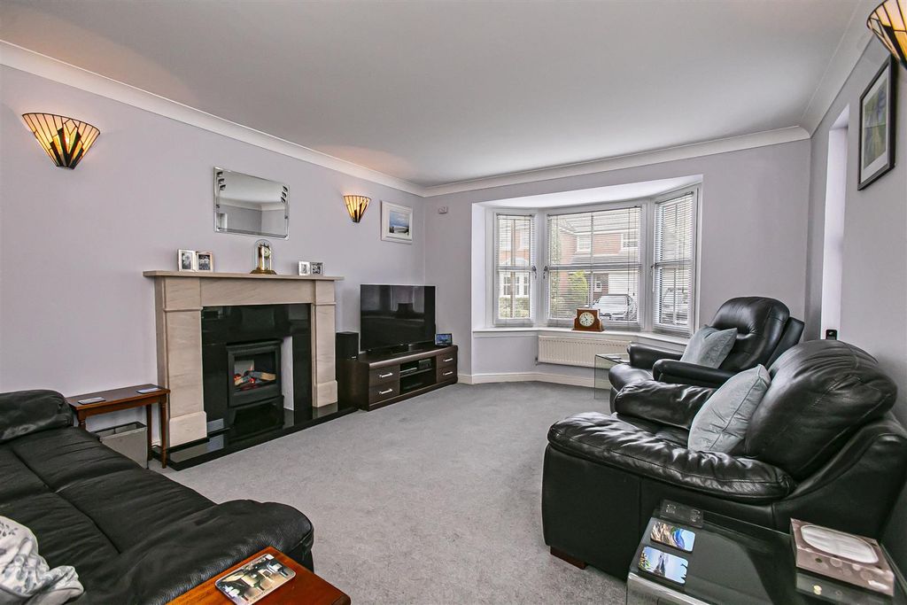 Property photo 2 of 54 Property Image 3