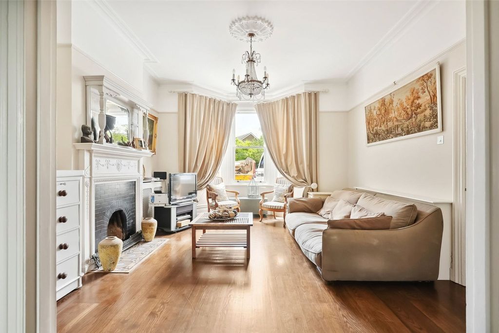 Additional image 5 of 6 bed semi-detached house for saleUxbridge Road, Hampton TW12