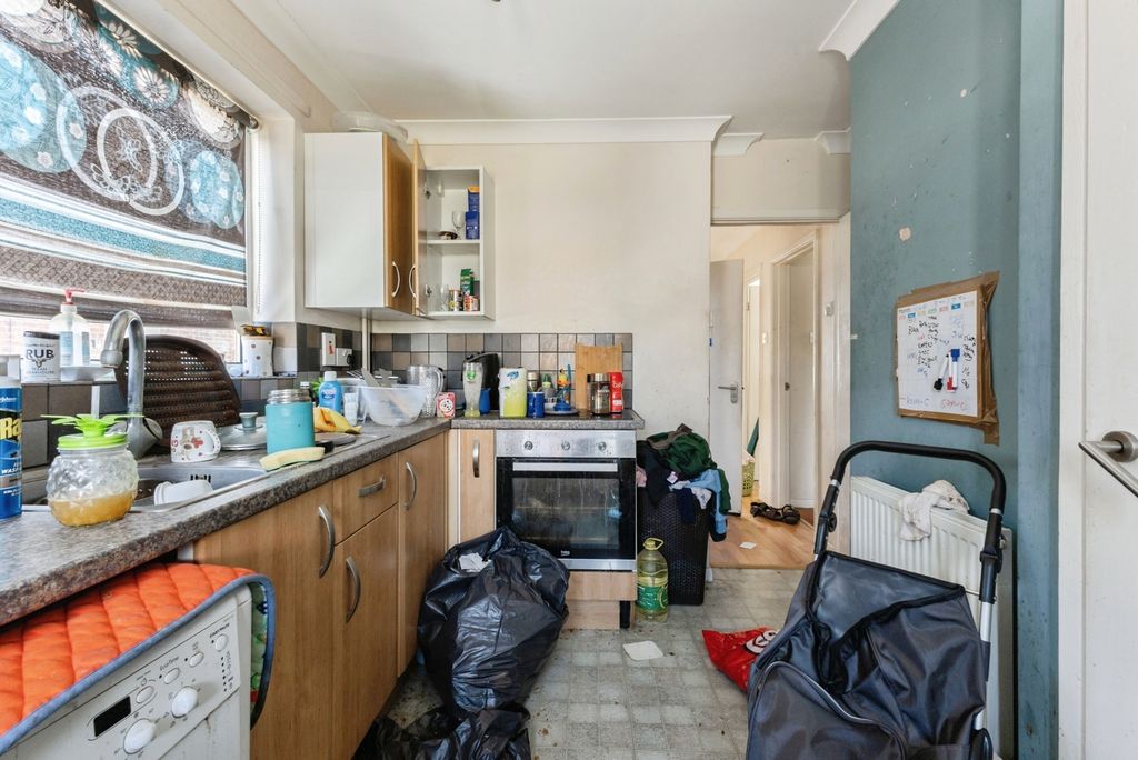Property photo 3 of 15 Pbox-Img.Jpg