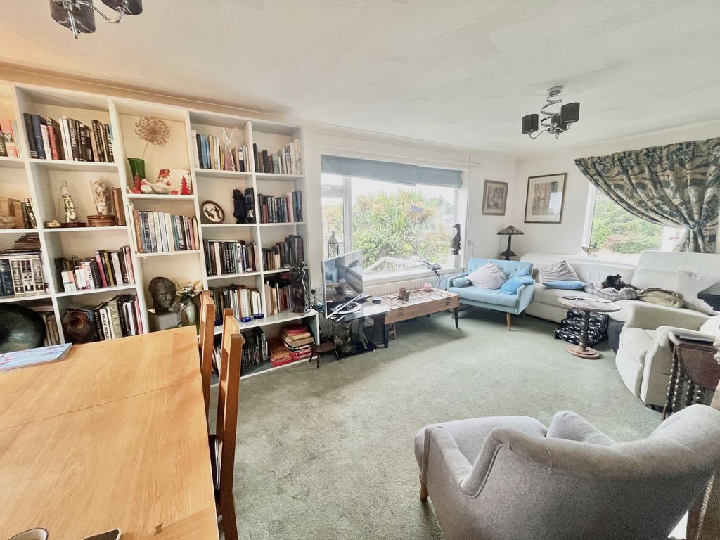 Property photo 3 of 14