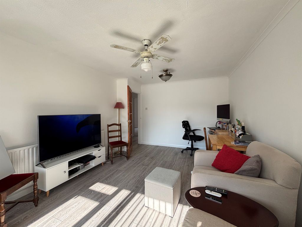 Property photo 2 of 31