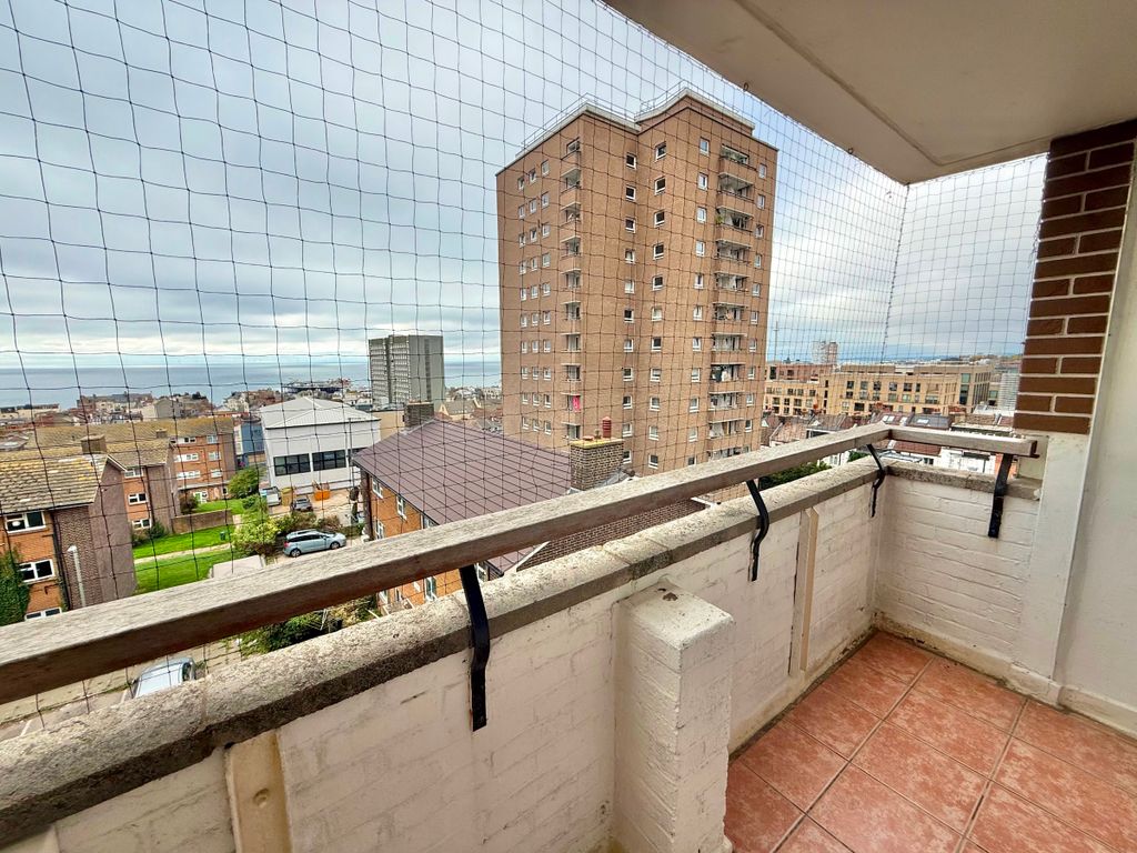 Property photo 3 of 12