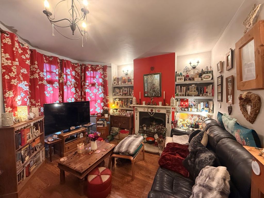 Property photo 2 of 16