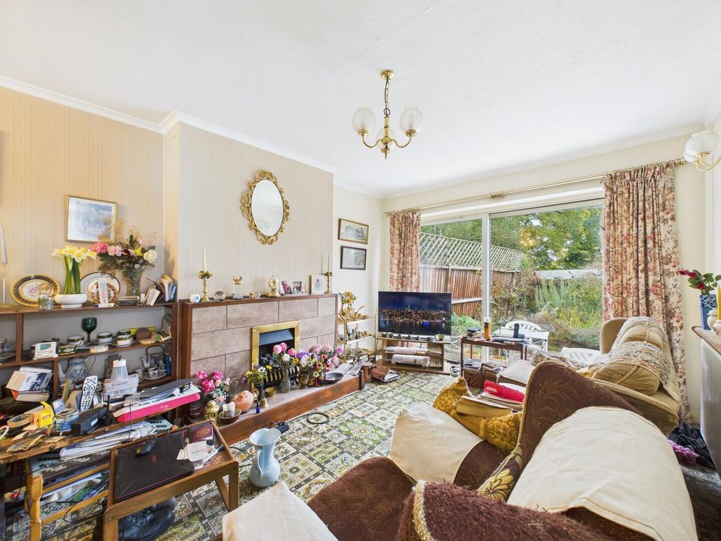 Property photo 2 of 7 Living Room