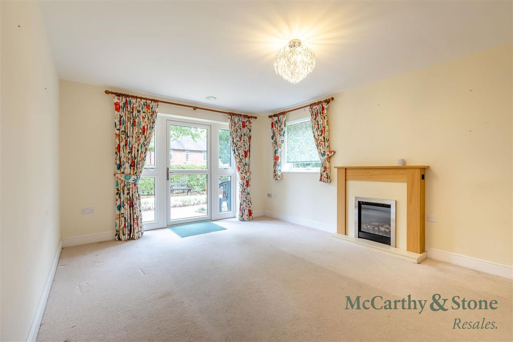 Property photo 2 of 23 8702049-Interior14.Jpg