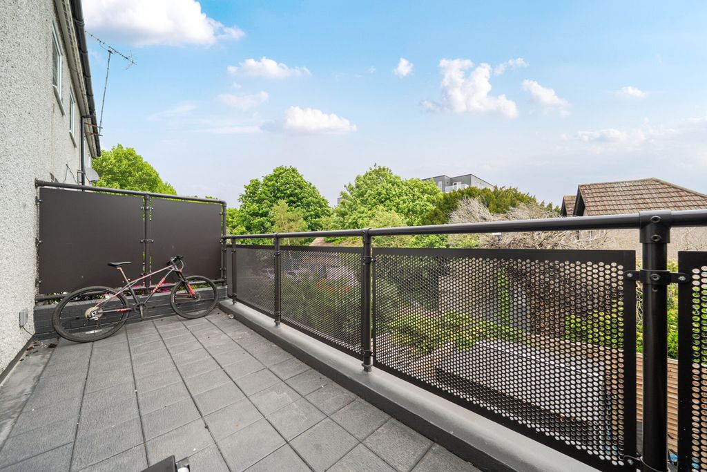 Property photo 3 of 13 1457613-9-6A035E9...