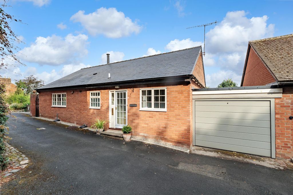 Property photo 2 of 19 Image