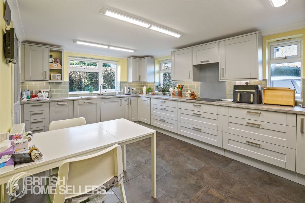 Property photo 3 of 15 Picture No. 17