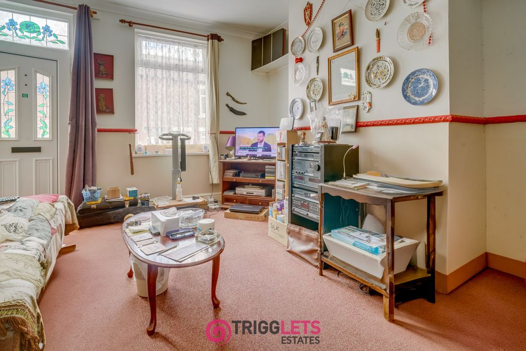 Property photo 2 of 14