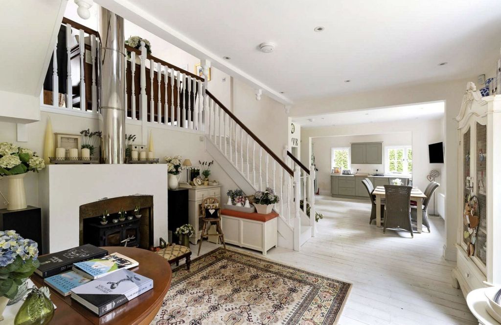 Property photo 3 of 16